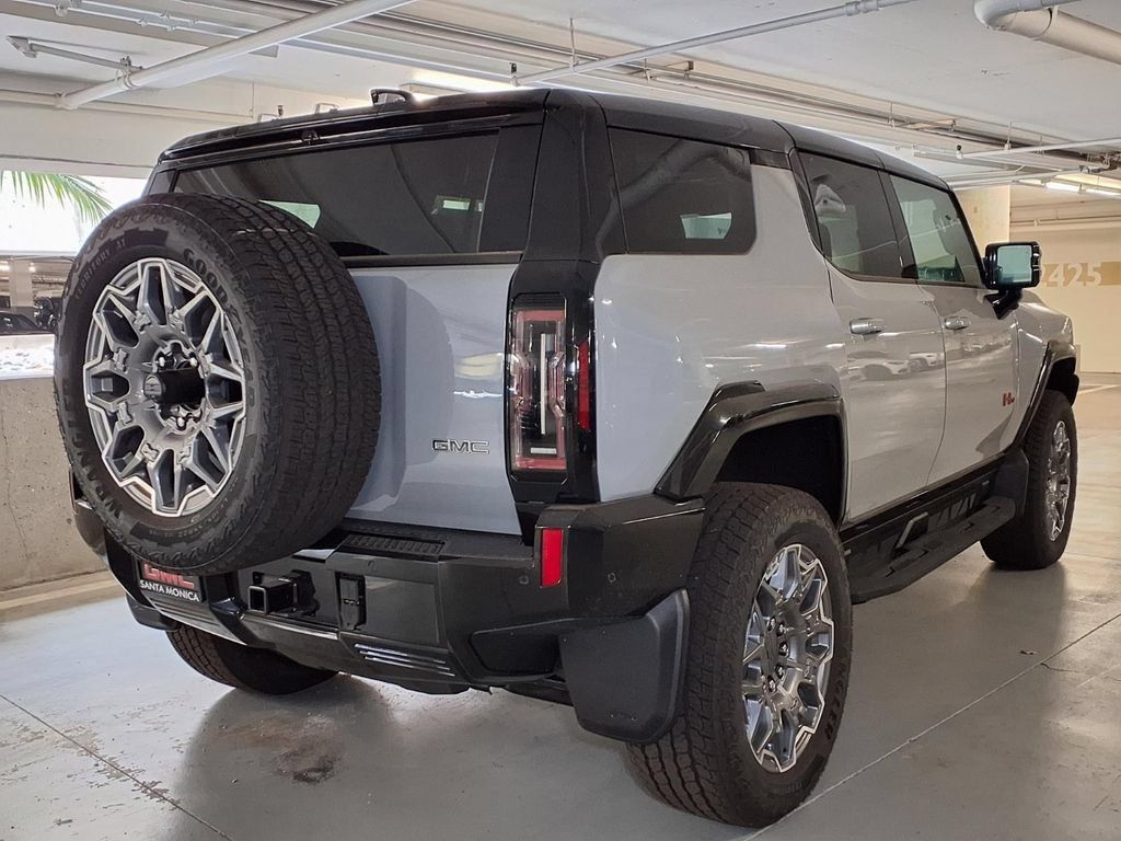Used 2026 GMC Hummer EV SUV w/ LPO, Illumination Package AWD/4WD image 8