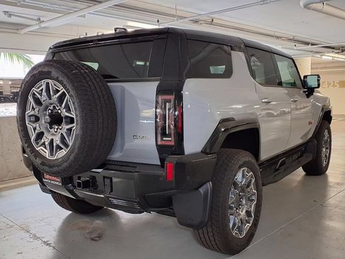 Used 2026 GMC Hummer EV SUV w/ LPO, Illumination Package AWD/4WD image 8