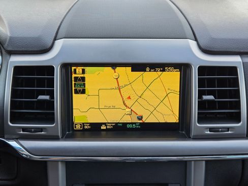 Used 2010 Lincoln MKZ image 17