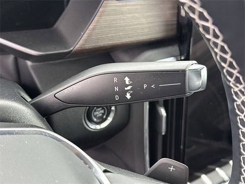 Used 2025 GMC Acadia Denali w/ Super Cruise Package image 14