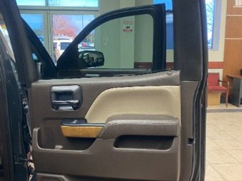 Used 2018 Chevrolet Silverado 1500 LTZ w/ LTZ Plus Package image 16