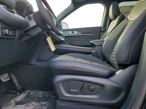 New 2026 Ford Explorer ST-Line w/ ST-Line Street Pack image 17