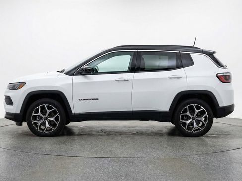 Used 2025 Jeep Compass Limited AWD/4WD image 3
