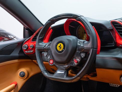 Used 2016 Ferrari 488 GTB RWD image 35