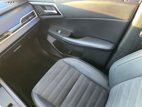 Used 2023 Mitsubishi Outlander SE image 15