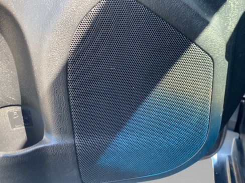 Used 2013 Toyota Camry SE FWD image 12