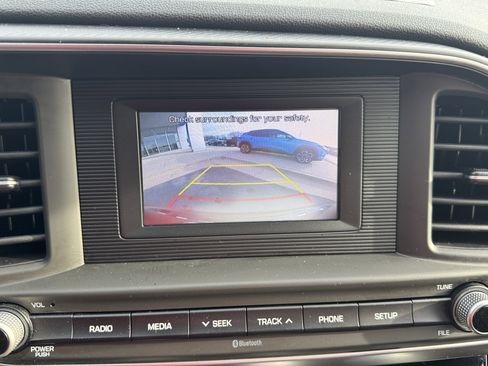 Used 2019 Hyundai Elantra SE w/ Cargo Package image 16