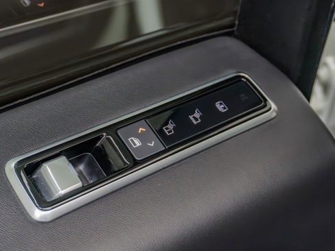 Used 2021 Land Rover Range Rover Autobiography Fifty Edition image 32