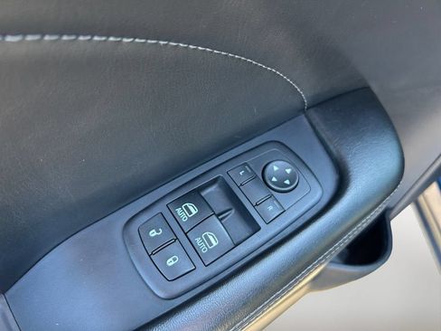 Used 2015 Dodge Challenger SXT Plus w/ Driver Convenience Group RWD image 21