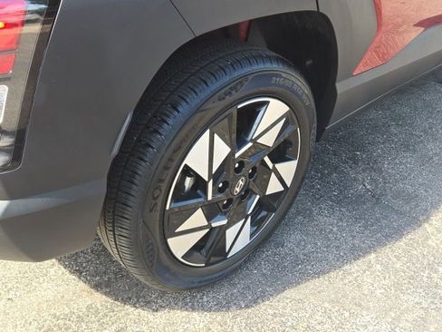 Used 2025 Hyundai Kona SEL AWD/4WD image 42
