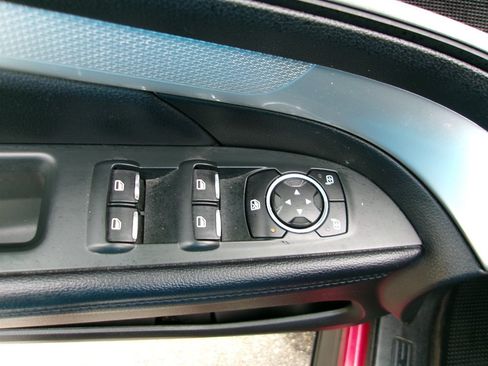 Used 2017 Ford Explorer XLT AWD/4WD image 30