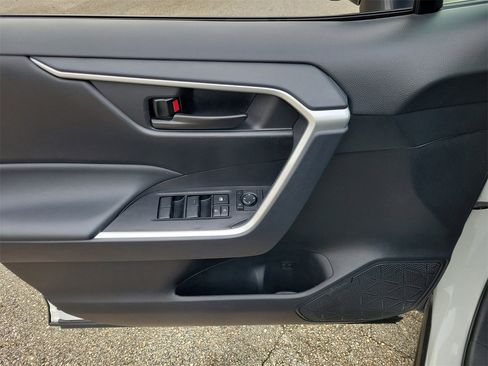 Used 2025 Toyota RAV4 LE image 13