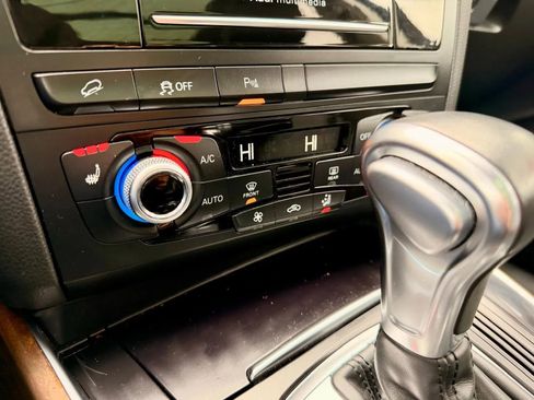 Used 2017 Audi Q5 2.0T Premium Plus w/ Technology Package image 16