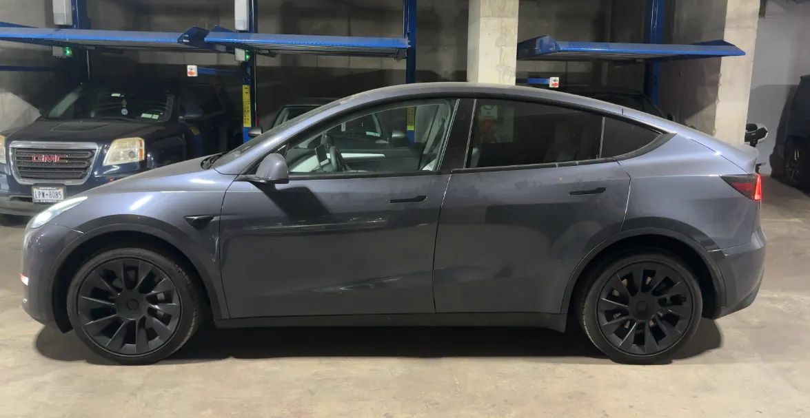 Used 2023 Tesla Model Y Long Range AWD/4WD image 4
