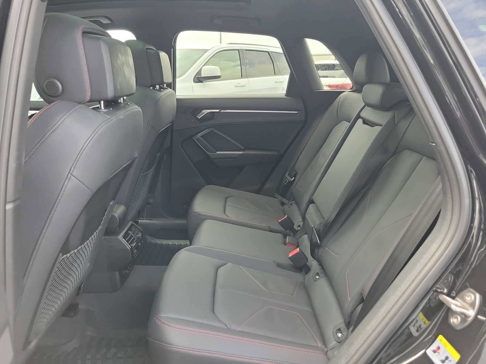 Certified 2025 Audi Q3 2.0T Premium Plus w/ Premium Plus Package AWD/4WD image 19