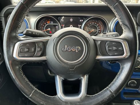 Used 2021 Jeep Wrangler Unlimited Sahara w/ Uconnect 4C Nav & Sound Group image 8