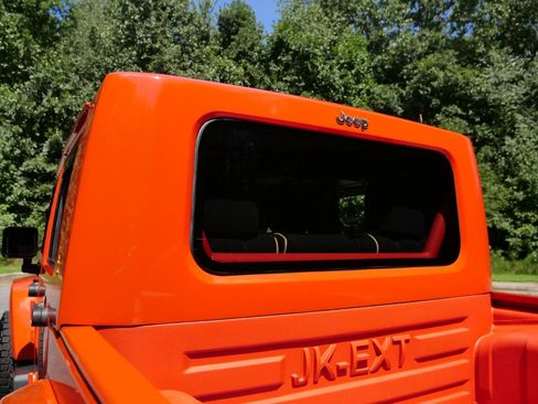 Used 2015 Jeep Wrangler Unlimited Sahara w/ Max Tow Package AWD/4WD image 30