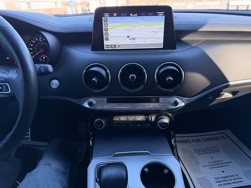 Used 2019 Kia Stinger GT2 image 19