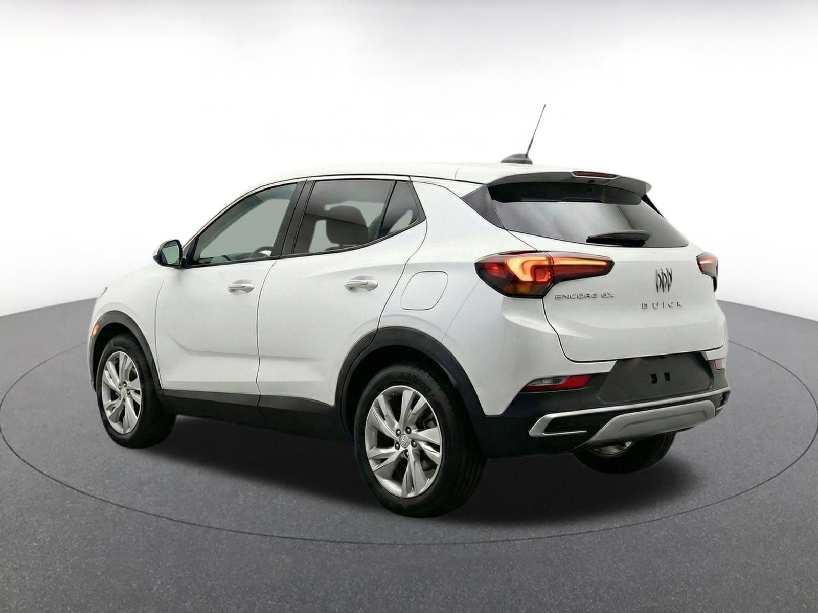 Used 2025 Buick Encore GX Preferred AWD/4WD image 6