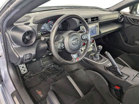 Used 2024 Toyota GR86 Premium RWD image 10