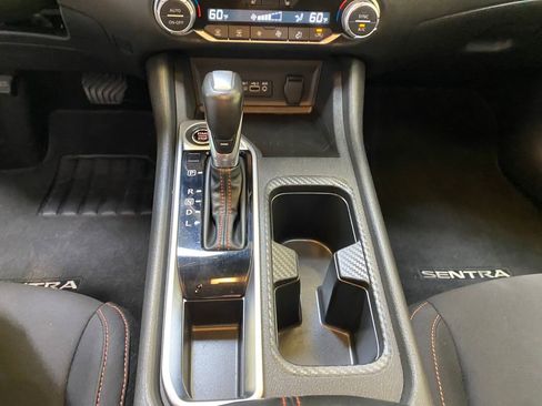 Used 2025 Nissan Sentra SR FWD image 40