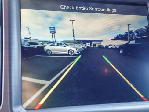 Used 2016 Dodge Challenger R/T Scat Pack w/ Driver Convenience Group image 5