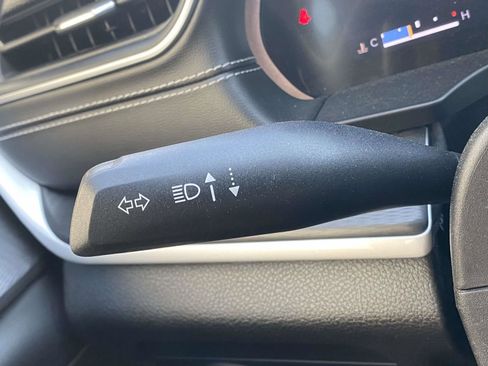 Used 2023 Jeep Grand Cherokee L Laredo image 24