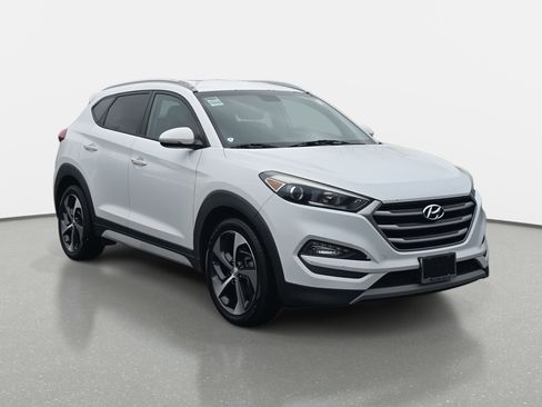 Used 2017 Hyundai Tucson Sport image 3