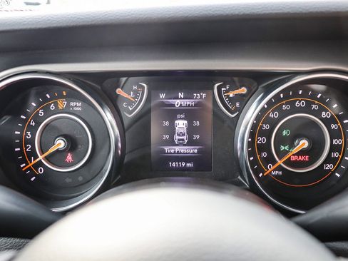 Used 2022 Jeep Wrangler Sport image 27