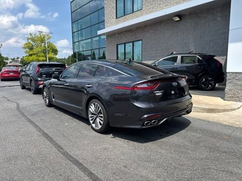 Used 2019 Kia Stinger Premium RWD image 3