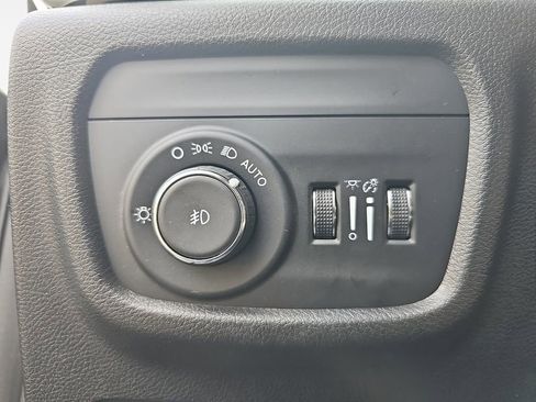 Used 2023 Jeep Grand Cherokee L Limited AWD/4WD image 27