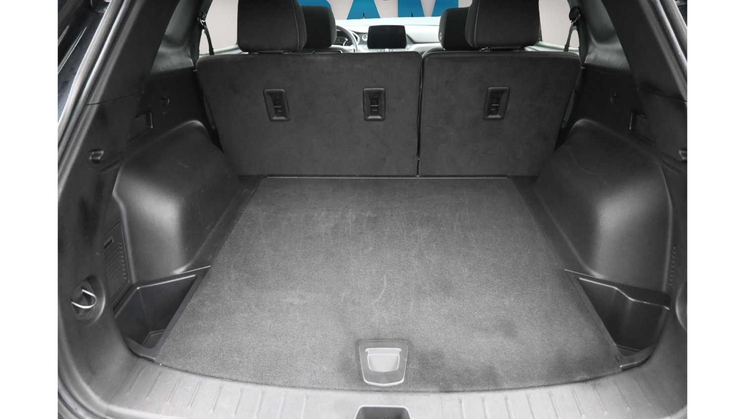 Used 2025 Chevrolet Blazer LT FWD image 23