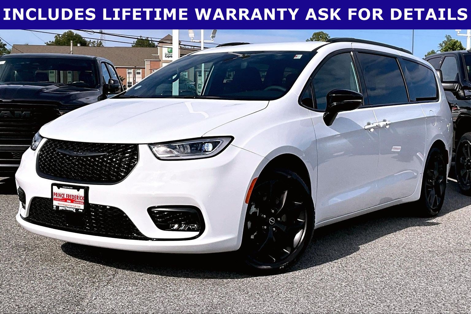 Used 2026 Chrysler Pacifica Select w/ S Appearance Package FWD image 3
