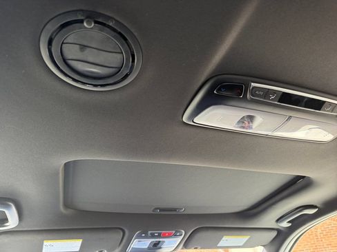 Used 2023 Kia Telluride EX w/ EX Captain's Chair Package FWD image 18