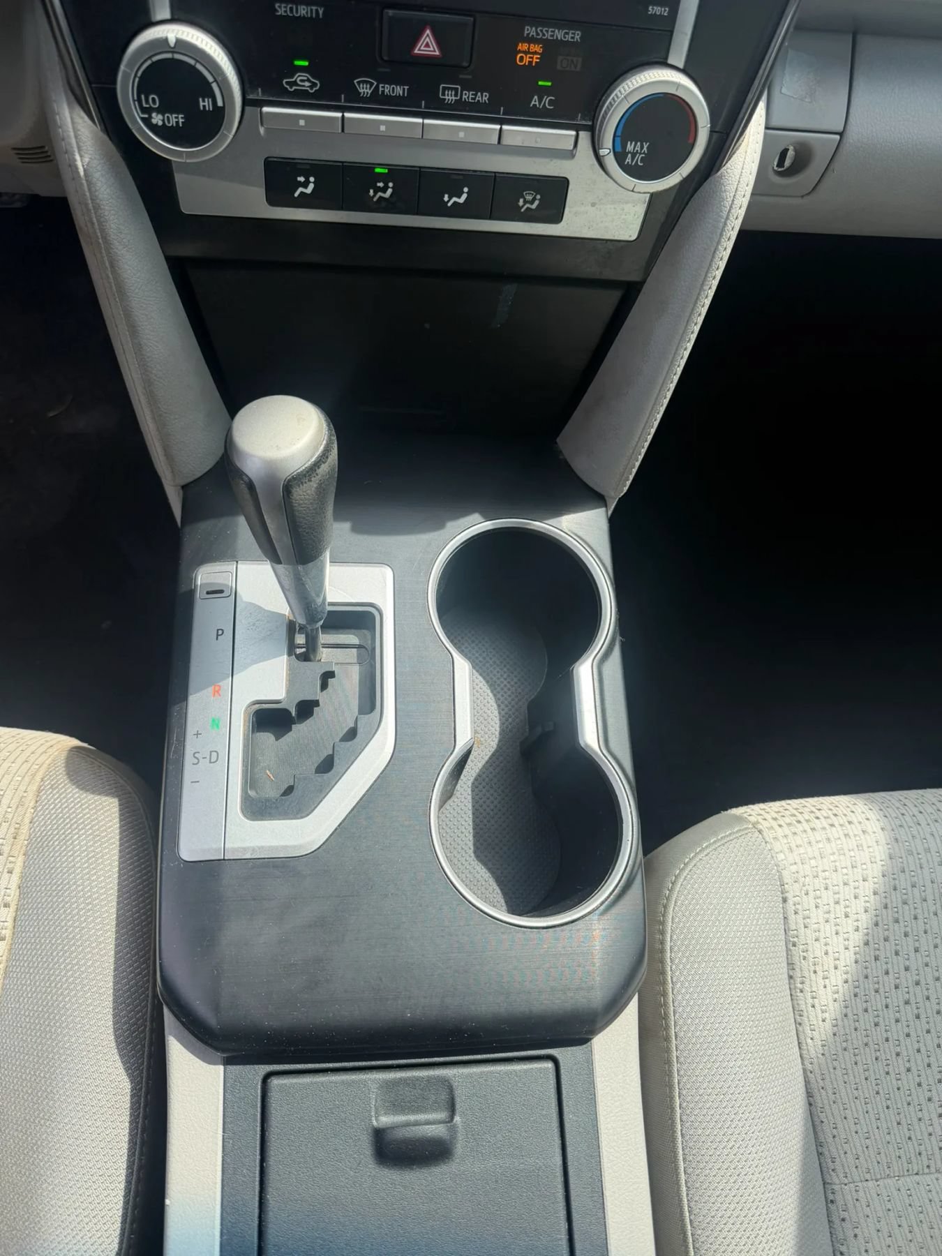 Used 2012 Toyota Camry LE FWD image 19