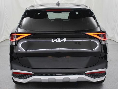 Used 2025 Kia Sportage EX FWD image 8
