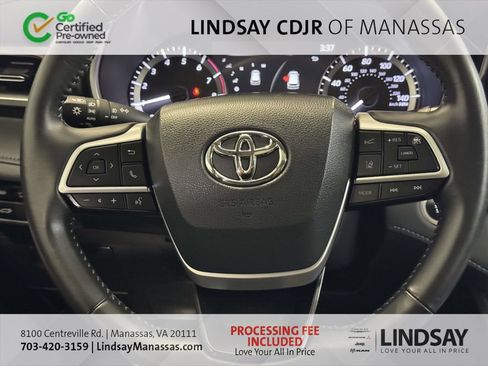 Used 2024 Toyota Highlander XLE FWD image 23