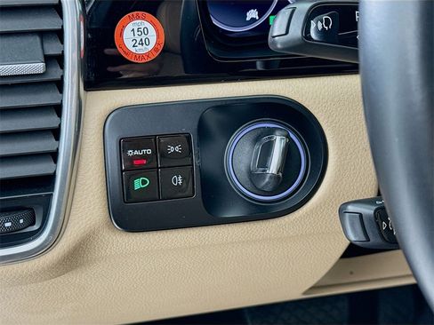 Certified 2020 Porsche Cayenne image 16