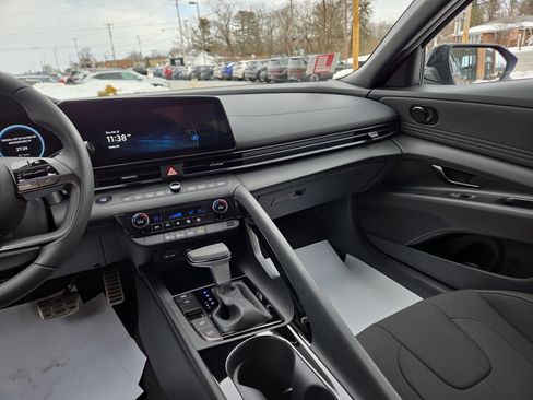 New 2026 Hyundai Elantra Sport image 22