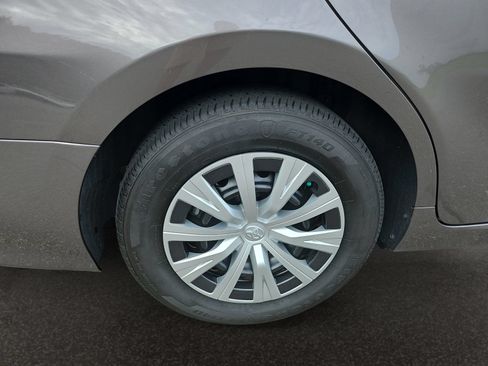 Used 2022 Toyota Camry LE FWD image 43