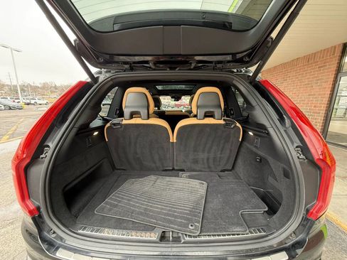 Used 2018 Volvo XC90 T6 Momentum w/ Convenience Package image 12