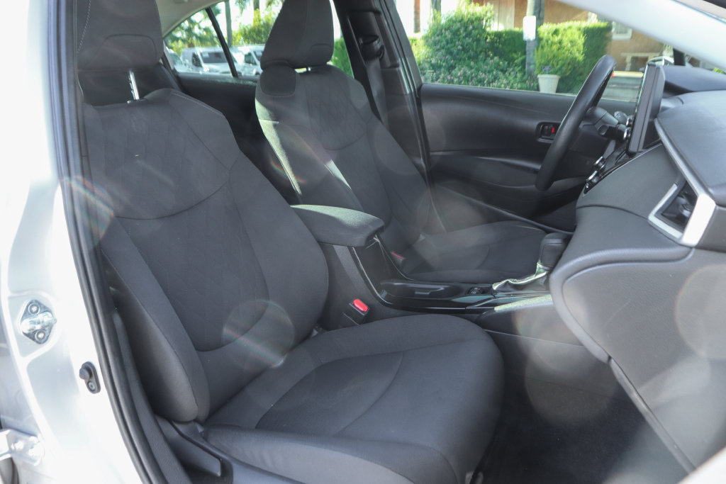 Used 2022 Toyota Corolla LE FWD image 35
