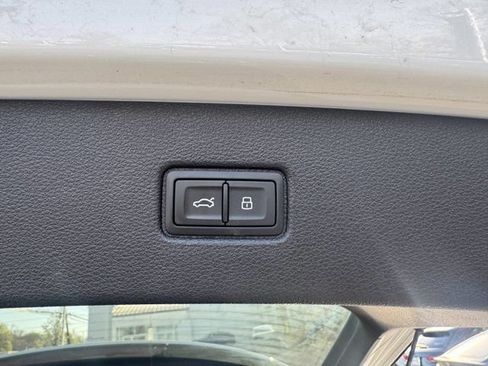 Certified 2025 Audi Q7 3.0T Premium Plus AWD/4WD image 34