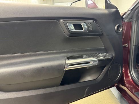 Used 2018 Ford Mustang GT RWD image 9