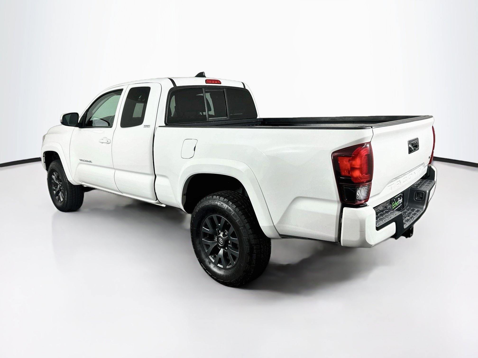 Used 2022 Toyota Tacoma SR5 w/ Technology Package RWD image 5