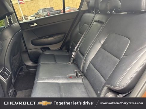 Used 2017 Kia Sportage EX image 9