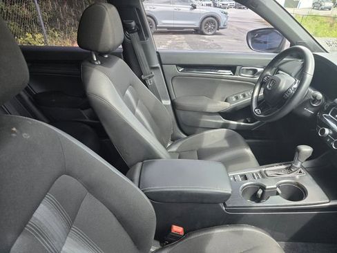 Used 2025 Honda Civic Sport image 4