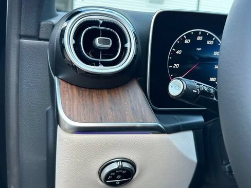 New 2027 Mercedes-Benz GLC 300 4MATIC image 26
