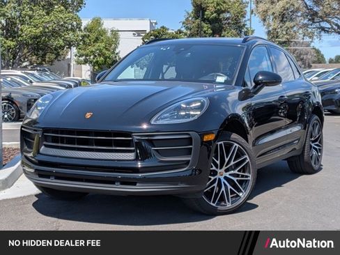 Used 2022 Porsche Macan AWD/4WD image 1