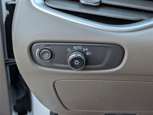 Used 2022 Chevrolet Malibu LT image 21